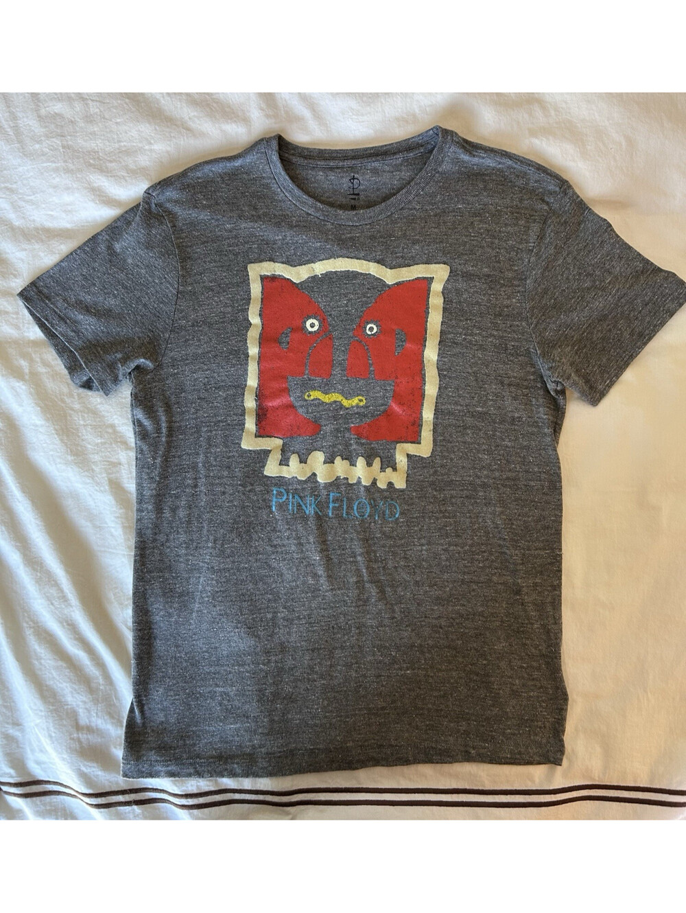 Pink Floyd Licensed Band Tee - Graphic T-Shirt - Men’s Medium - Gray